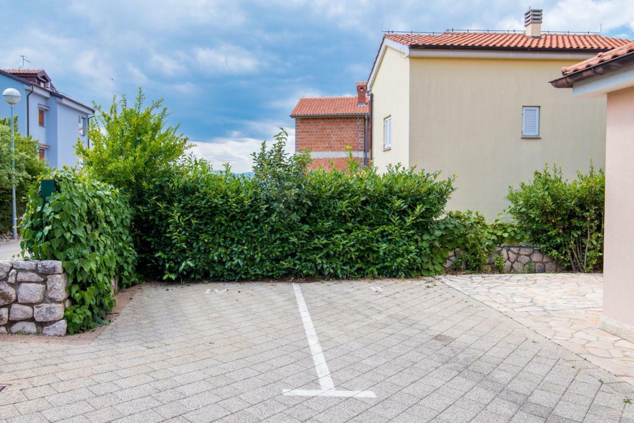 Apartment Rose Malinska Exterior photo